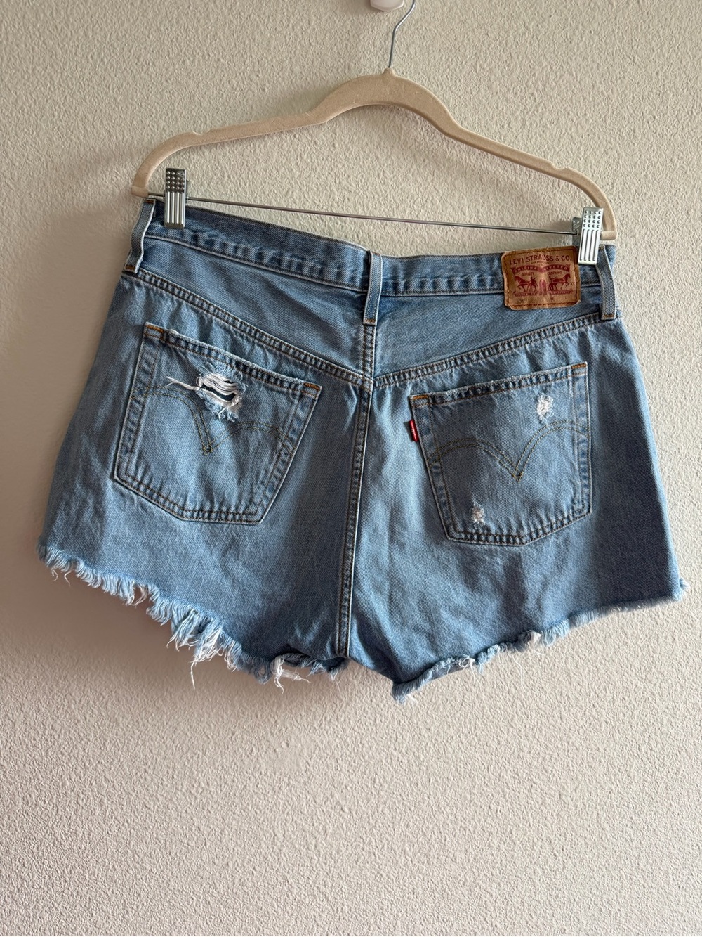 Levi’s 501 Distressed Shorts size 32 - Picture 4 of 5